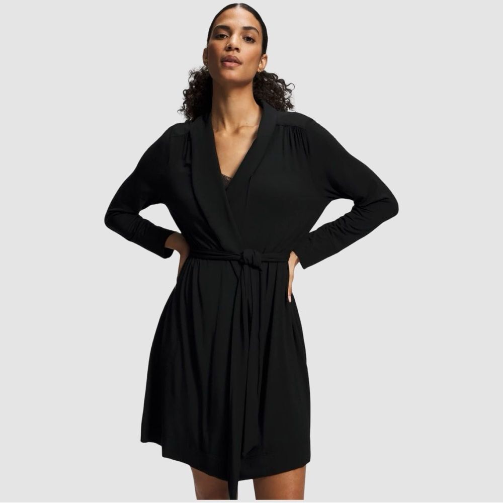Soma Short Robe in Black | L/XL